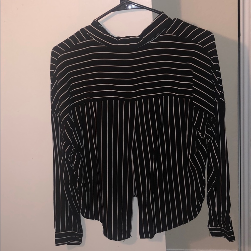 Open back, button down shirt - Picture 2 of 3
